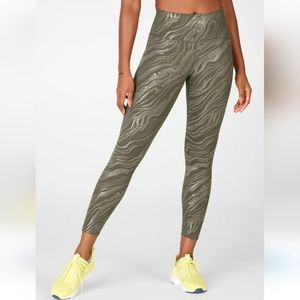 Fabletics Powerhold 7/8 Length, size small